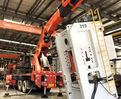 饶平附近随车吊出租，轻松解决运输难题